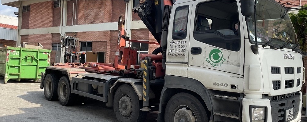 Ogoo Recycle lorry and scrap bin
